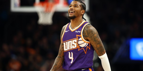 星空体育APP-轰25+4+5！带队豪取三连胜，杰伦格林你再超神下去，火箭就后悔了