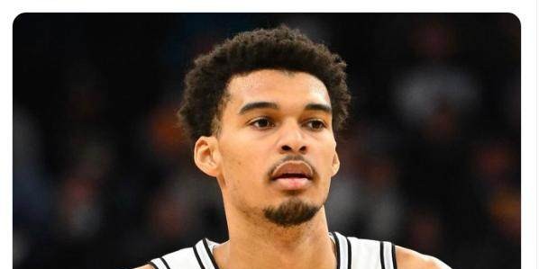 星空体育下载-超越奥尼尔！文班亚马轰50分+8记三分创神迹