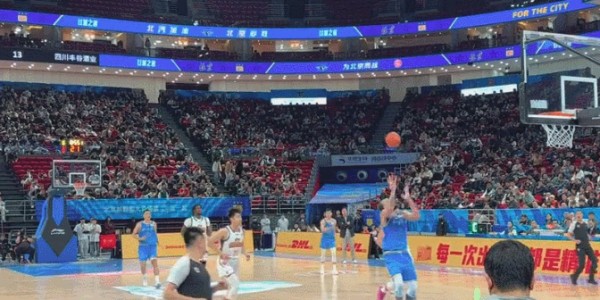 北京送四川24连败！周琦4中4砍11+7 麦基首秀12+6+3低开高走秀暴扣|卡迪姆赛|方硕|贝利|陈盈骏|贾维尔-麦基_新浪体育_新浪新闻