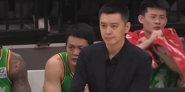 星空体育-唉！裁掉10分外援，签7分水货，净做傻事，41岁少帅连败欲哭无泪