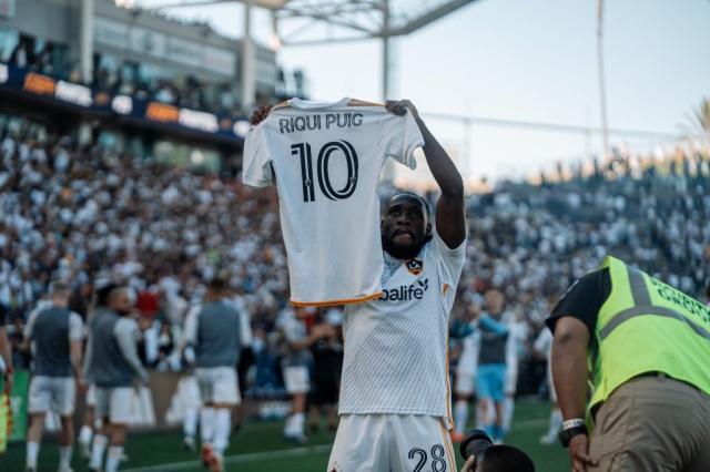 1733643266772084690.jpg 2.jpg